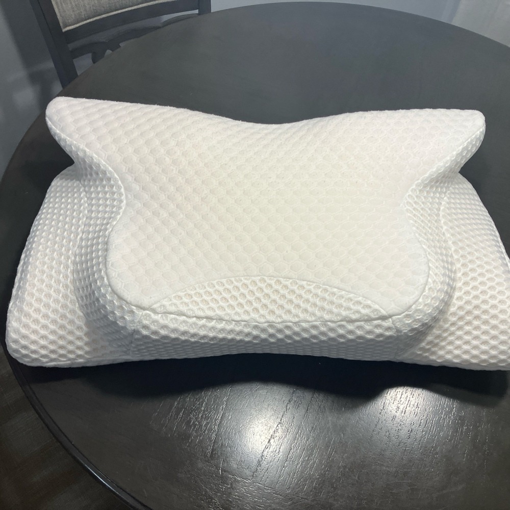 Memory Foam Ergonomic Pillow
